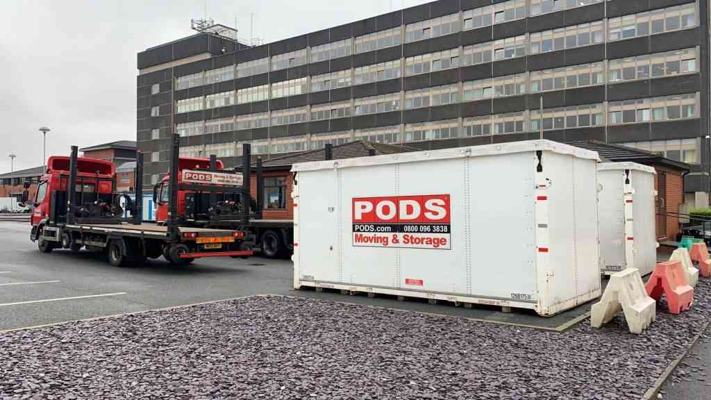 PODS Moving and Storage storage facility in Bennett Street, Manchester, UK - Image 4