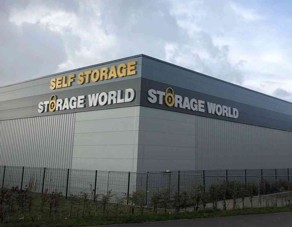 Storage World - Hale Barns & Wilmslow storage facility in M90 5ad, Altrincham, UK - Image 1
