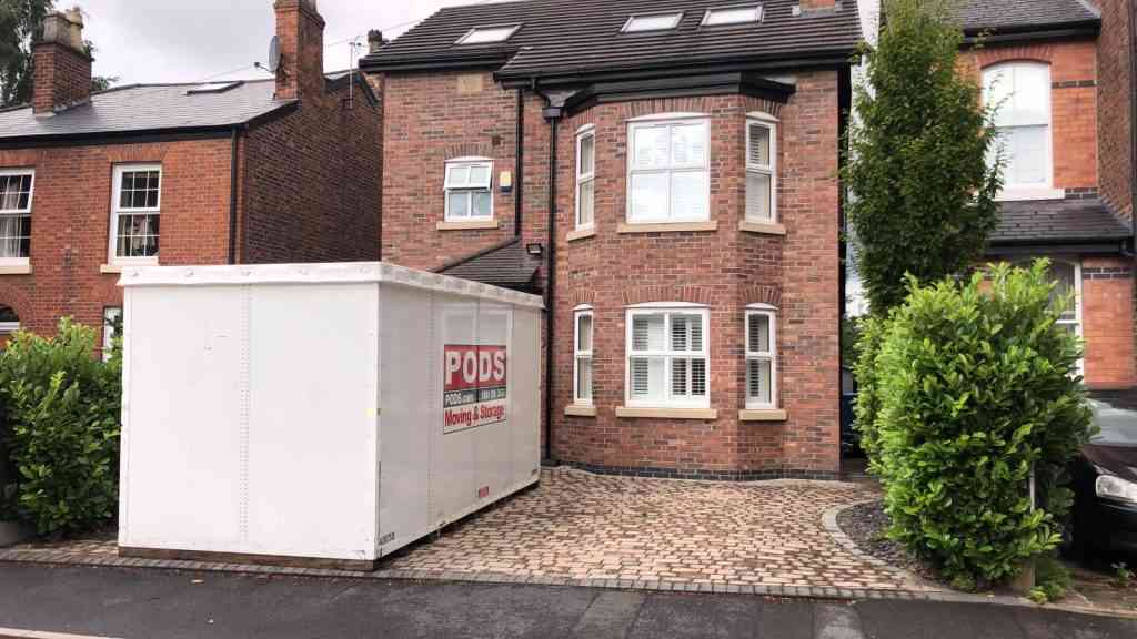 PODS Moving and Storage storage facility in Bennett Street, Manchester, UK - Image 2