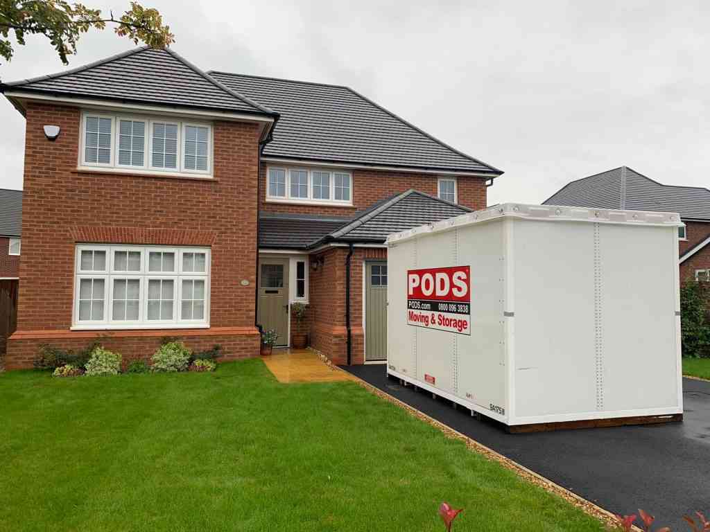 PODS Moving and Storage storage facility in Bennett Street, Manchester, UK - Image 3
